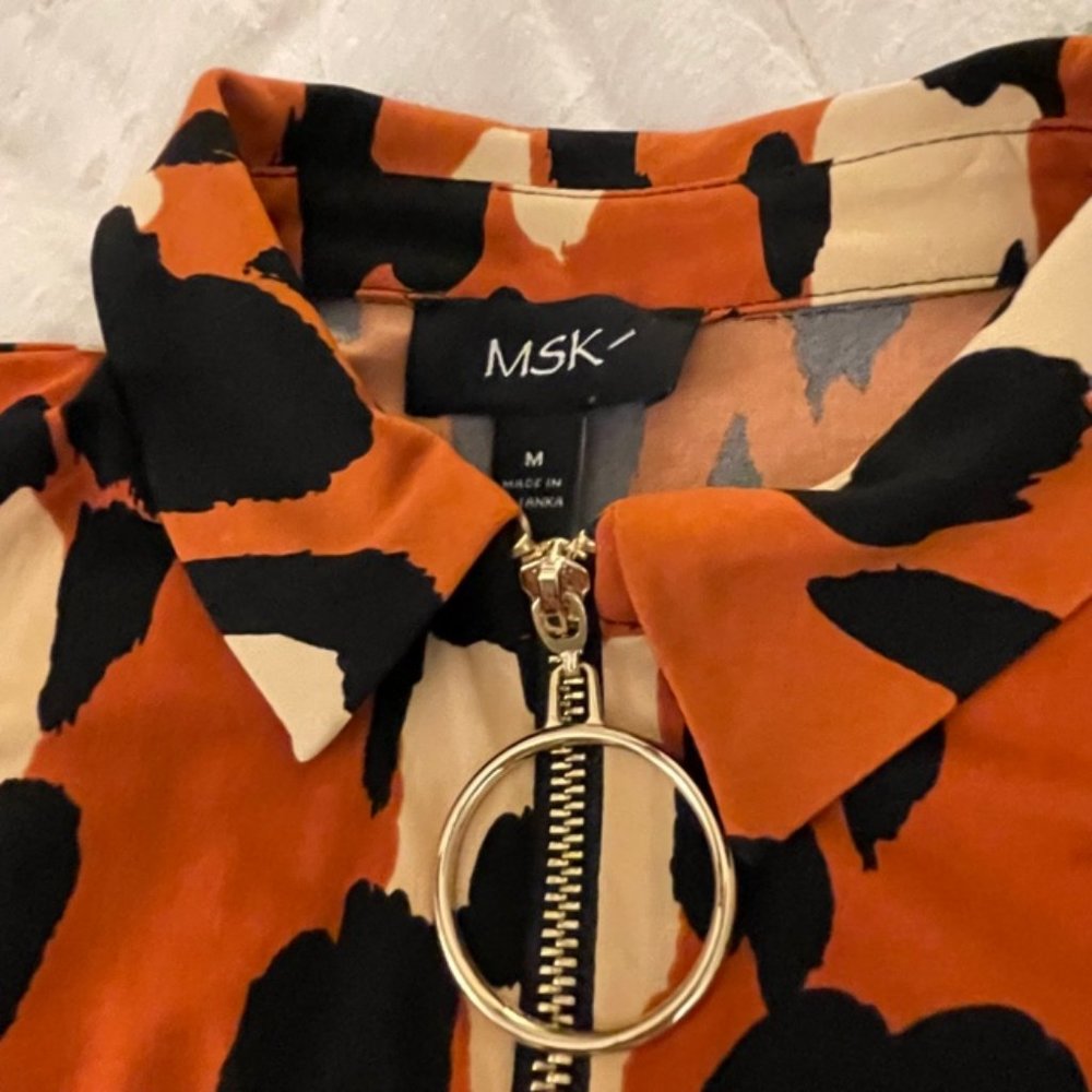NWOT Adorable Zipper front Dress M